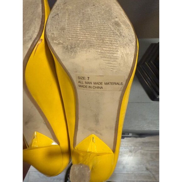 Charlotte Russe Pumps Yellow Patent Pointy Toe Womans 7 - Picture 7 of 8
